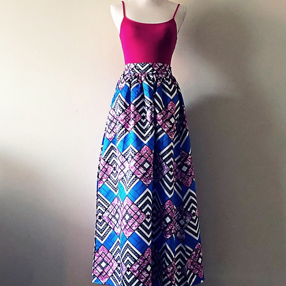 Beautiful Maxi Skirt w/ Ethic Print - Picture 2 of 7